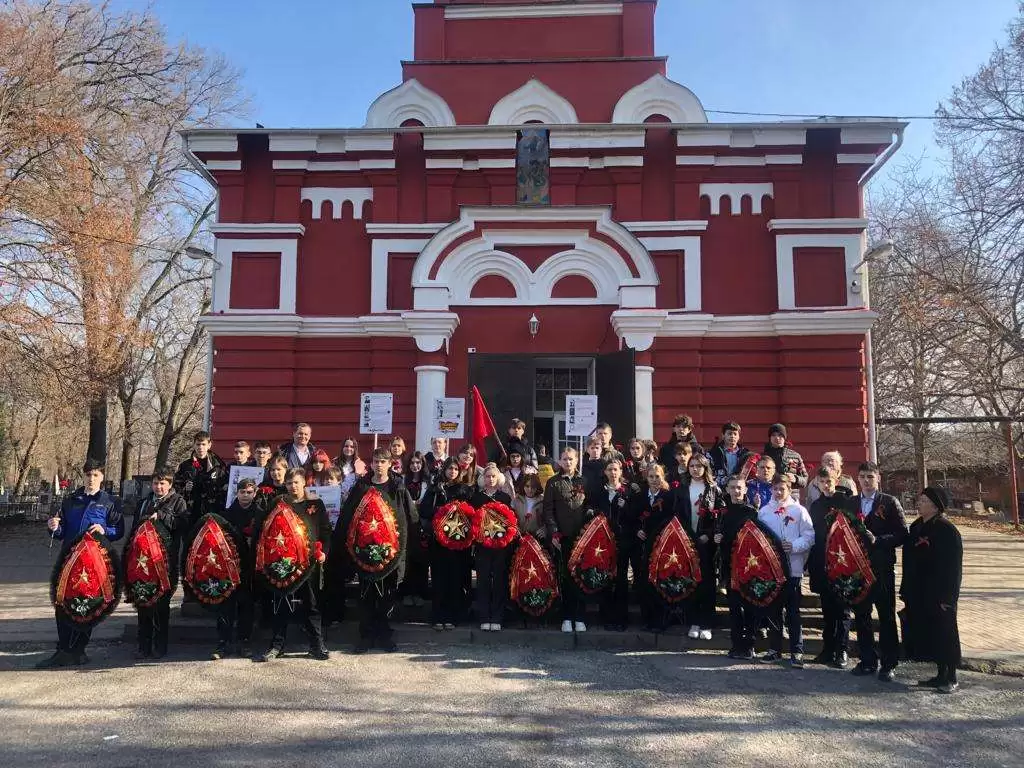 Памяти павших - будьте достойны. вечно достойны ...!